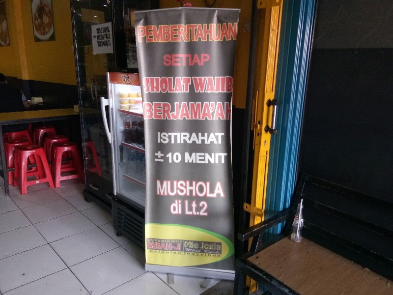 Restoran Enak dan Unik Mbah Ji di Penggilingan Jakarta Timur